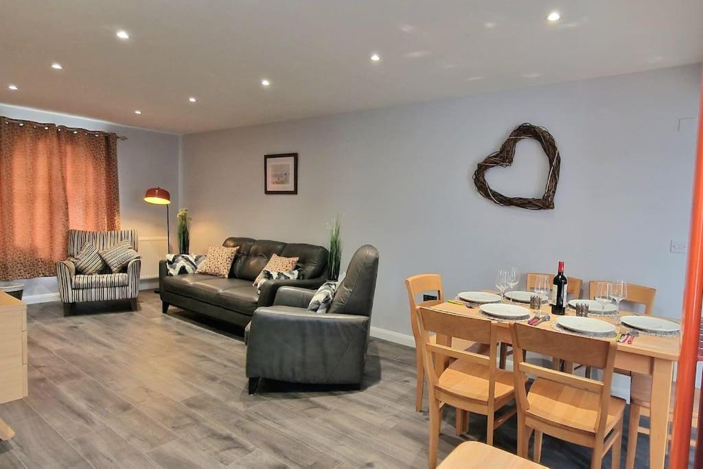 Sea View Luxury 5 Star Cottage Near Milford Marina Milford Haven Exterior photo