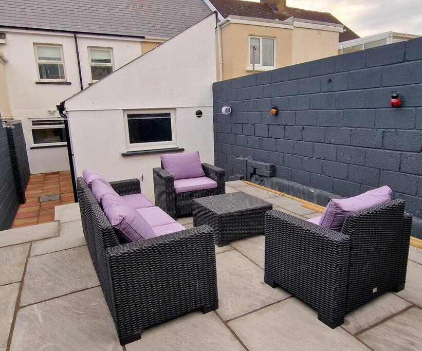 Sea View Luxury 5 Star Cottage Near Milford Marina Milford Haven Exterior photo